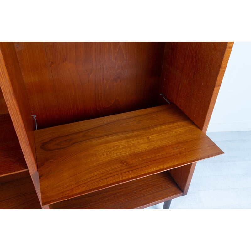 Danish vintage teak bookcase by Hundevad & Co, 1960s