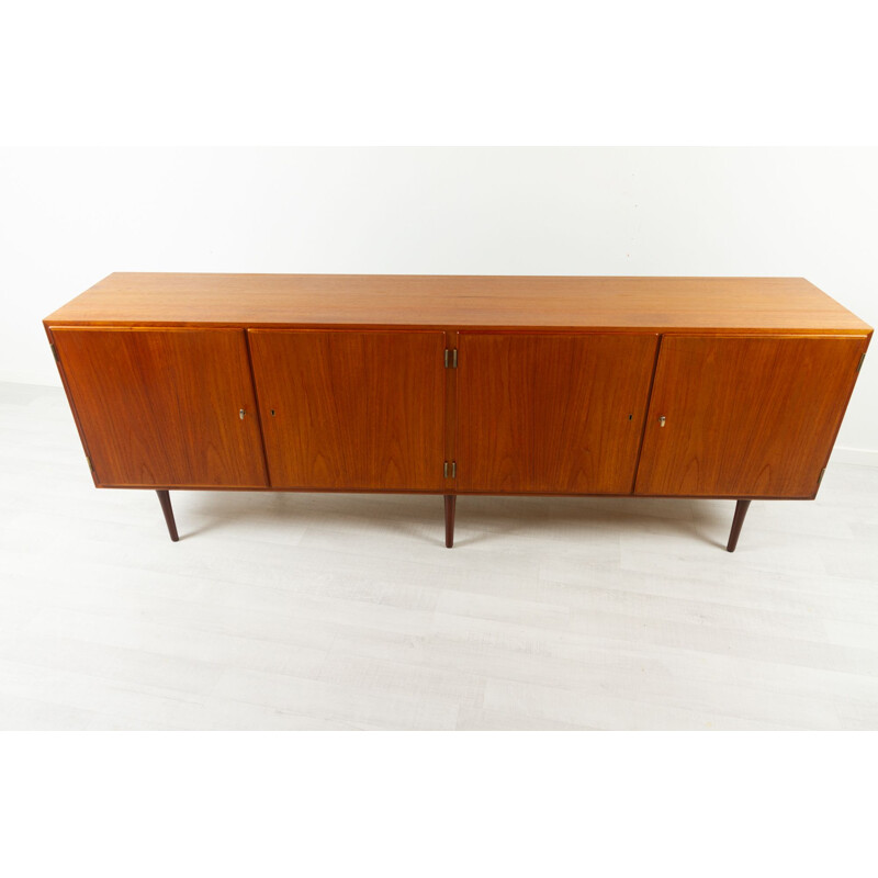 Vintage enfilade in teak by Hundevad, Denmark 1960