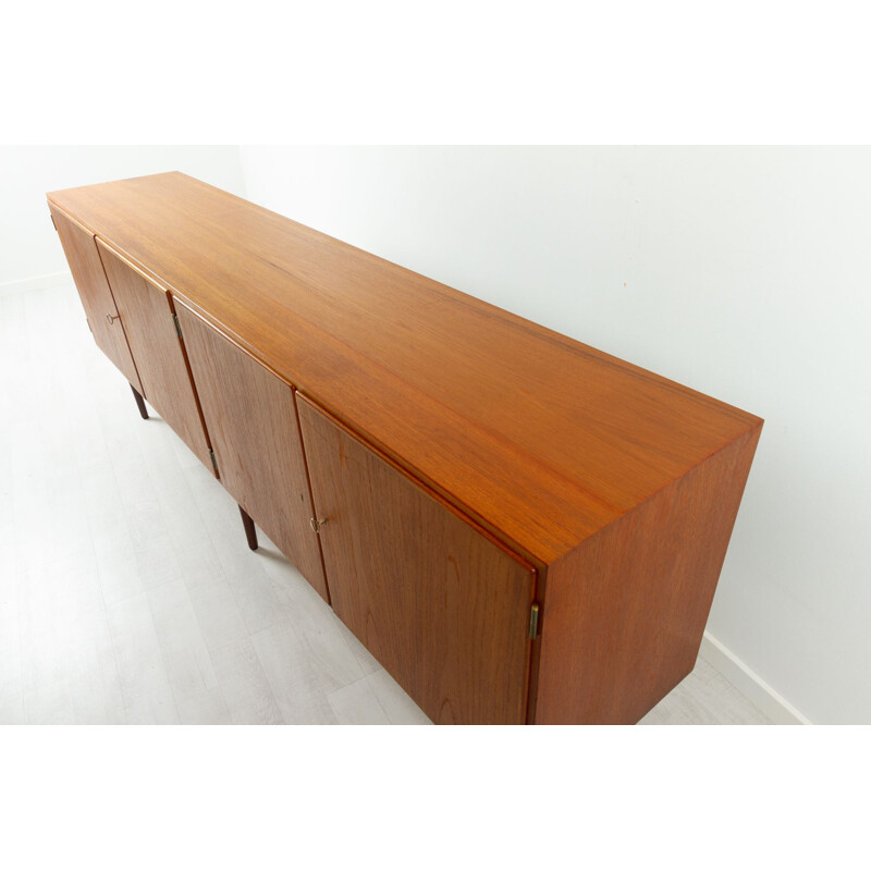 Vintage enfilade in teak by Hundevad, Denmark 1960