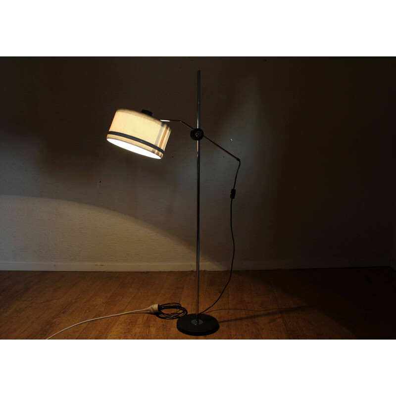 Vintage floor lamp with articulated arm, 1970