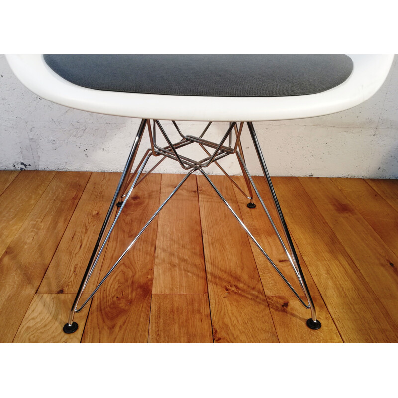 DAR vintage chair by Charles & Ray Eames for Vitra