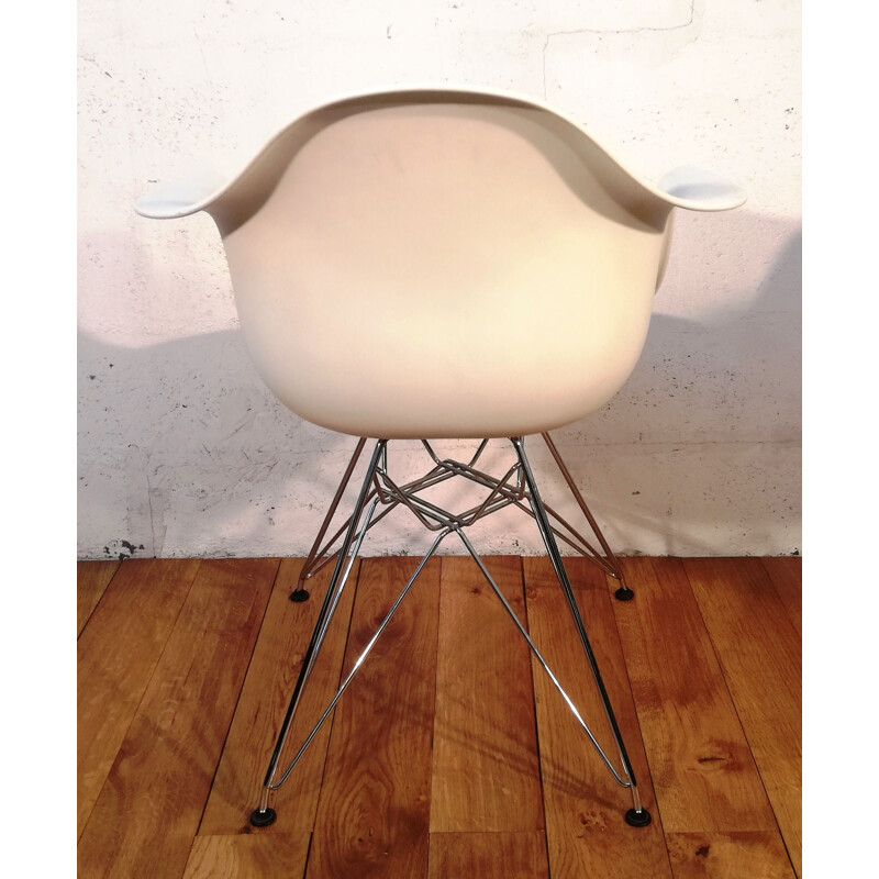 DAR vintage chair by Charles & Ray Eames for Vitra