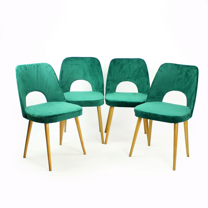Conjunto de 4 cadeiras de veludo vintage de Oswald Haerdtl para Ton, Checoslováquia 1950