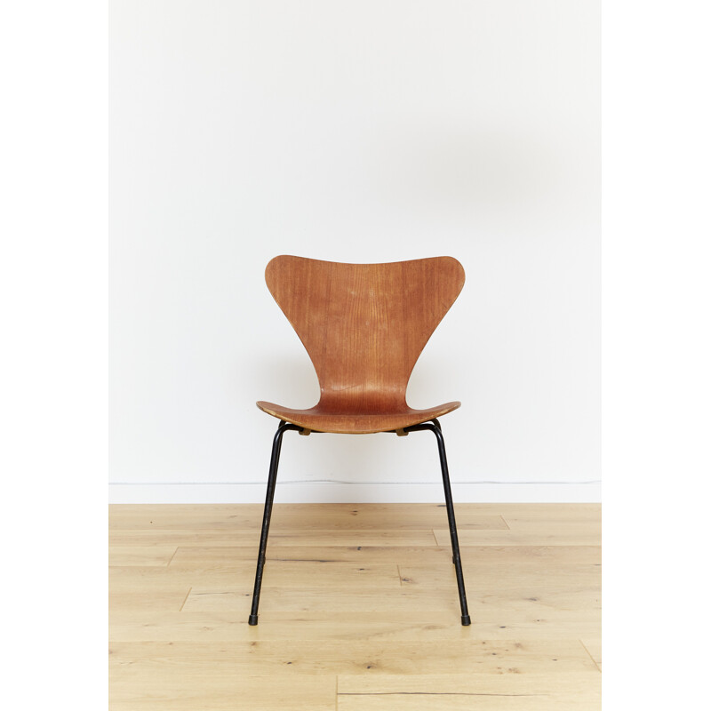 Chaise vintage 3107 en teck par Arne Jacobsen pour Fritz Hansen