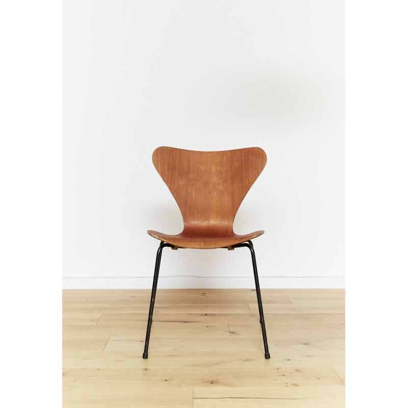 Vintage chair 3107 in teak by Arne Jacobsen for Fritz Hansen