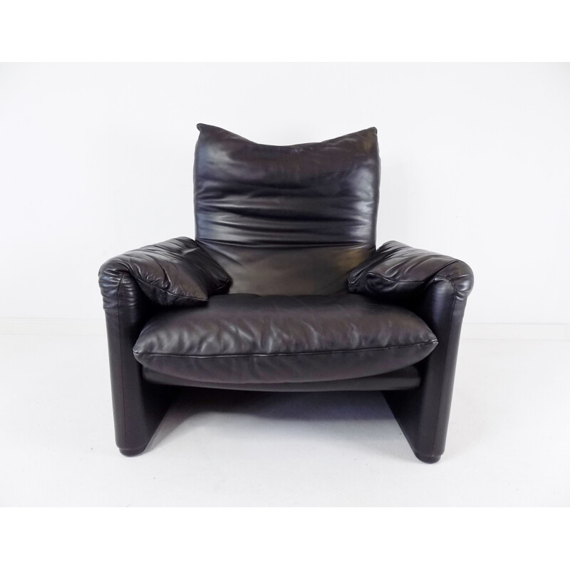 Vintage Maralunga black leather armchair by Vico Magistretti for Cassina, 1970s