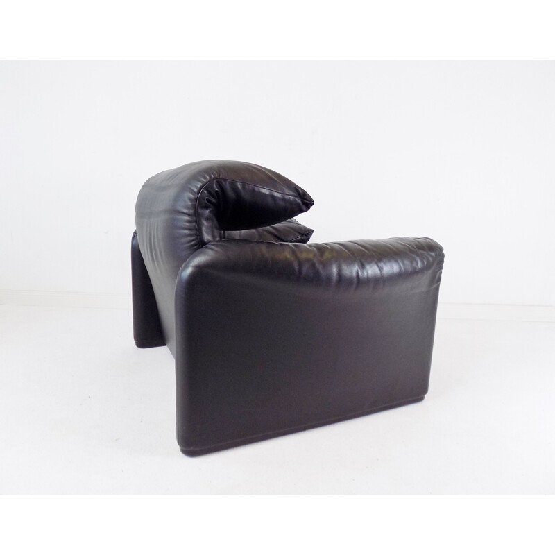 Vintage Maralunga black leather armchair by Vico Magistretti for Cassina, 1970s