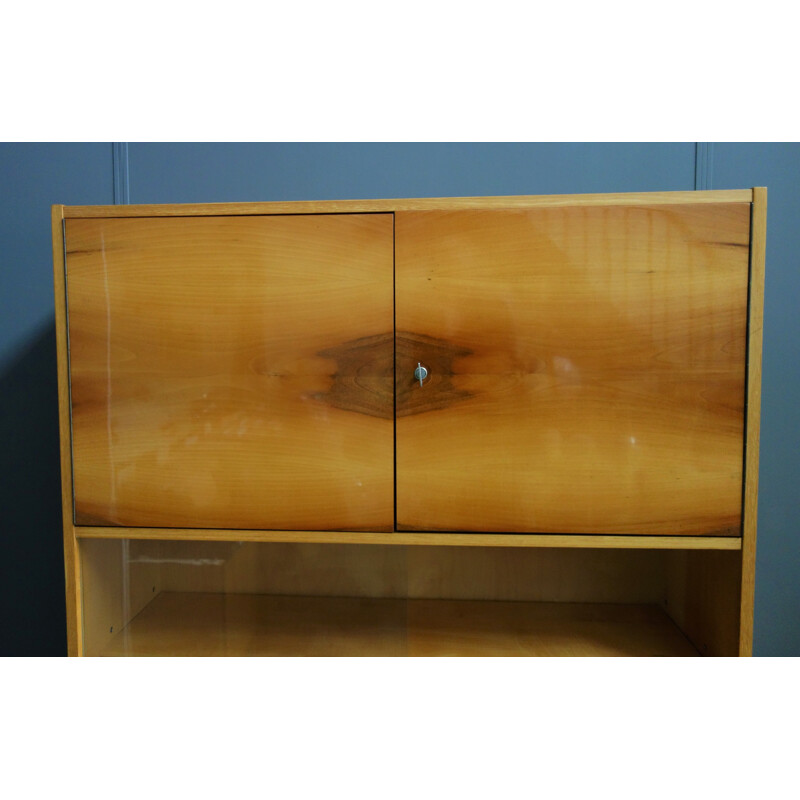 Vintage blond houten dressoir met 2 glazen schuifdeuren van Trud Czech, 1960