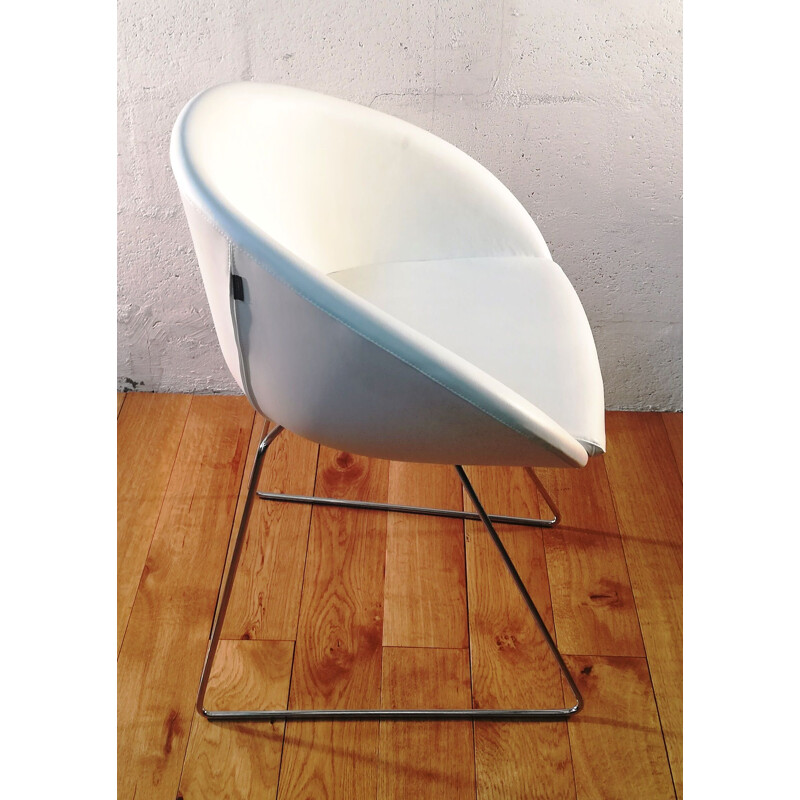 Vintage Gliss 930 armchair in white leather by Pedrali