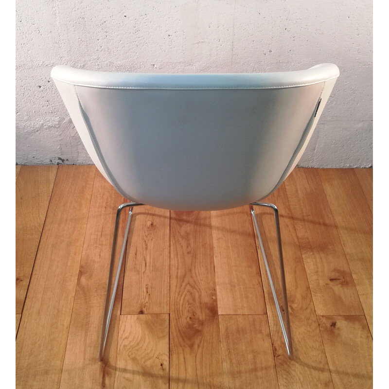 Vintage Gliss 930 armchair in white leather by Pedrali