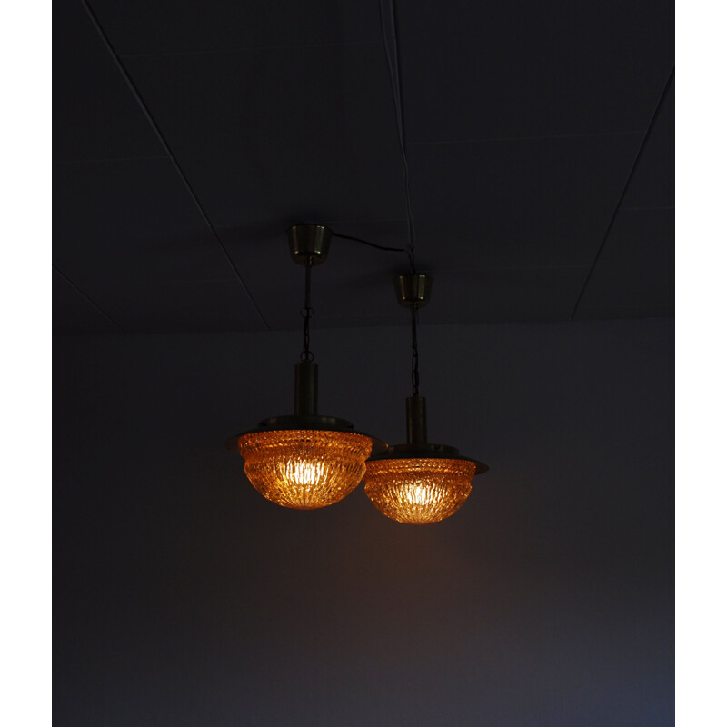 Coppia di lampadari vintage in vetro e ottone di Vitrika, Danimarca