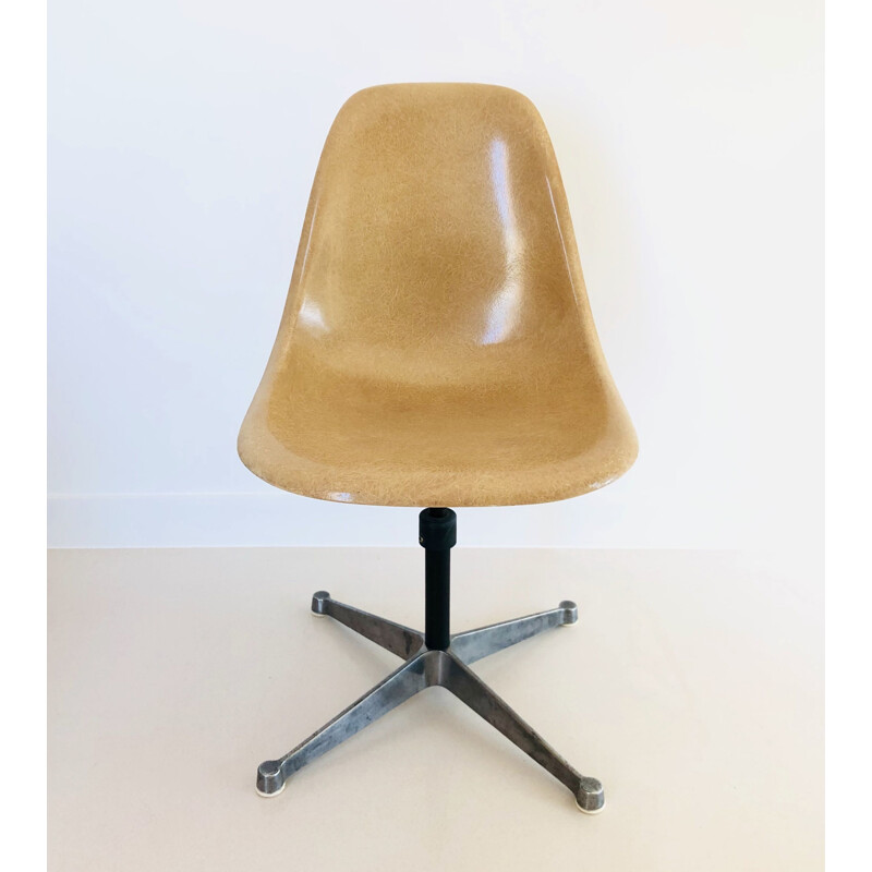 Vintage office chairs by Charles and Ray Eames for Herman Miller, 1970