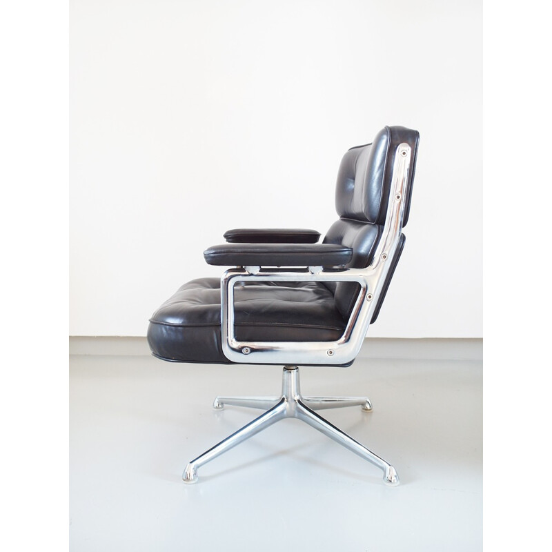 Black leather armchair, Charles EAMES - 1970s