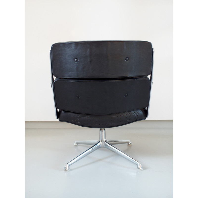 Black leather armchair, Charles EAMES - 1970s