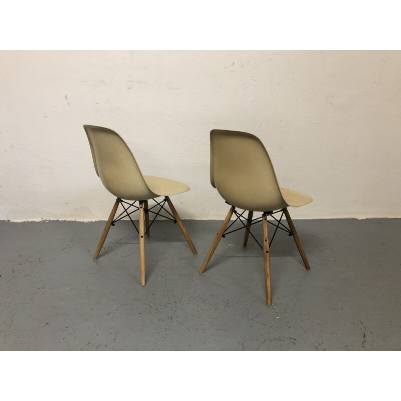 Pair of vintage Dsw chairs by Charles & Ray Eames for Herman Miller