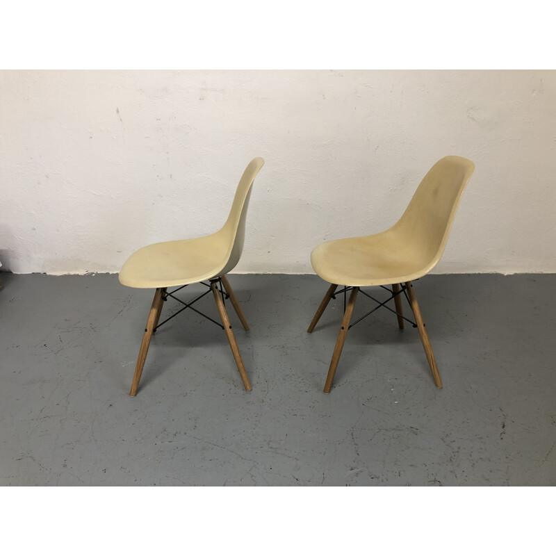 Pair of vintage Dsw chairs by Charles & Ray Eames for Herman Miller