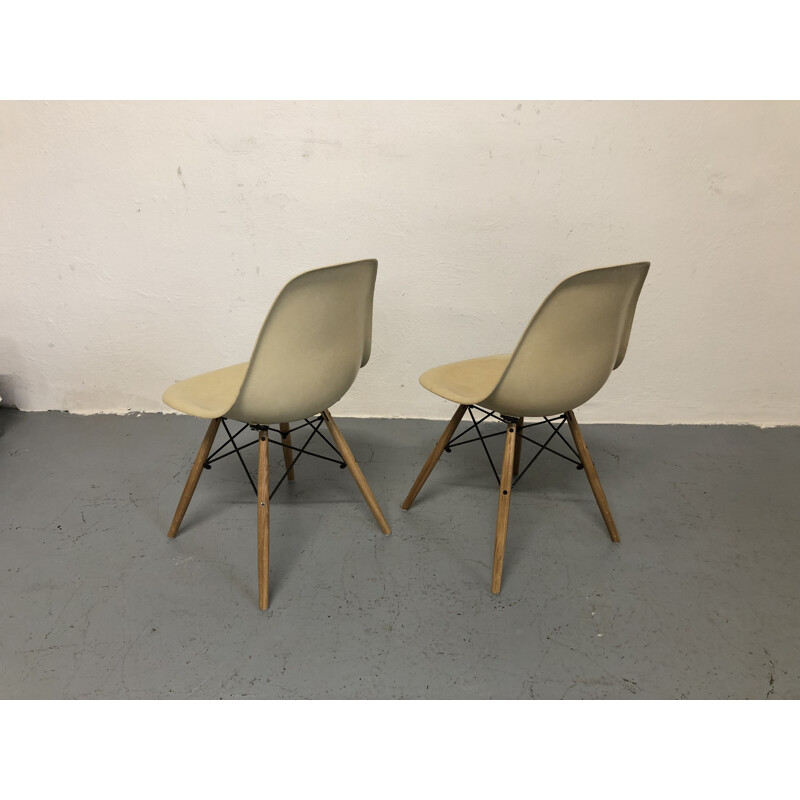 Paire de chaises vintage Dsw par Charles & Ray Eames pour Herman Miller