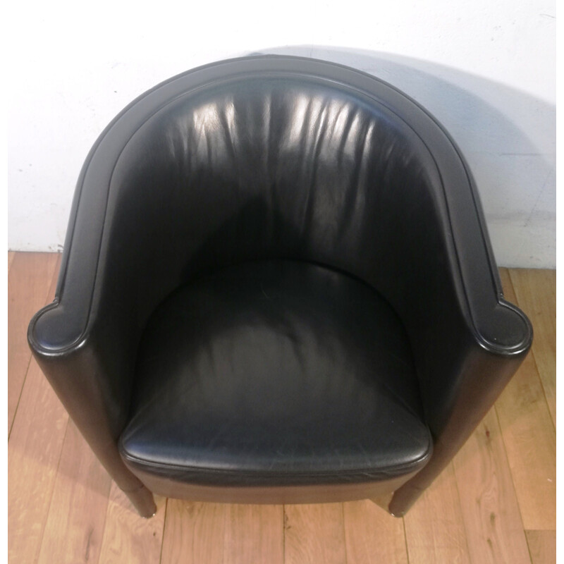 Rich vintage armchair in black leather by Antonio Citerrio for Moroso