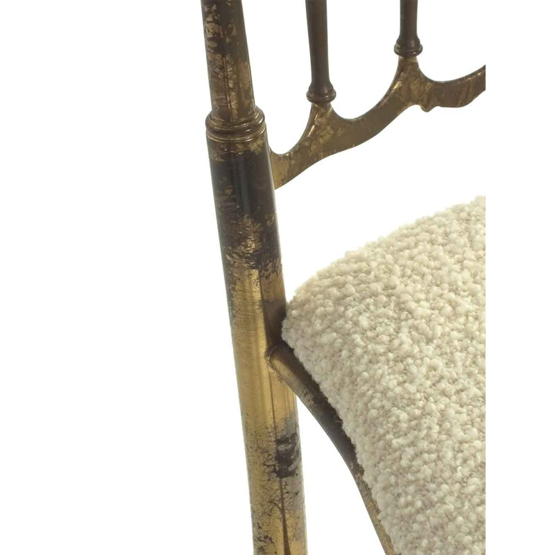 Silla chiavari vintage de respaldo alto en tela y latón