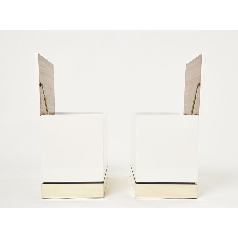 Pareja de mesas auxiliares vintage de latón lacado blanco de Jean-Claude Mahey para Romeo, Francia 1970