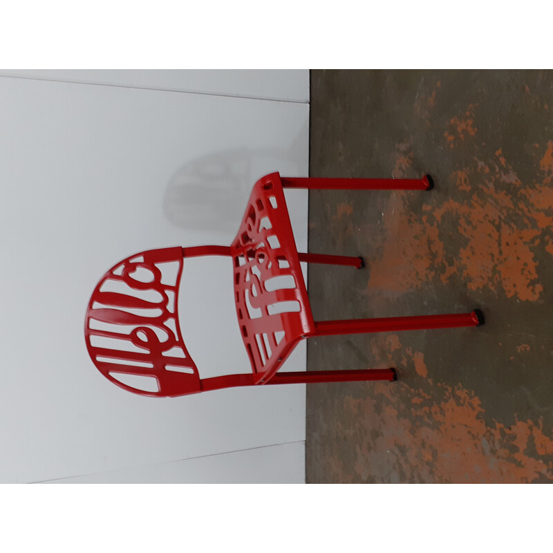 Vintage red chair by Jeremy Harvey for Artifort