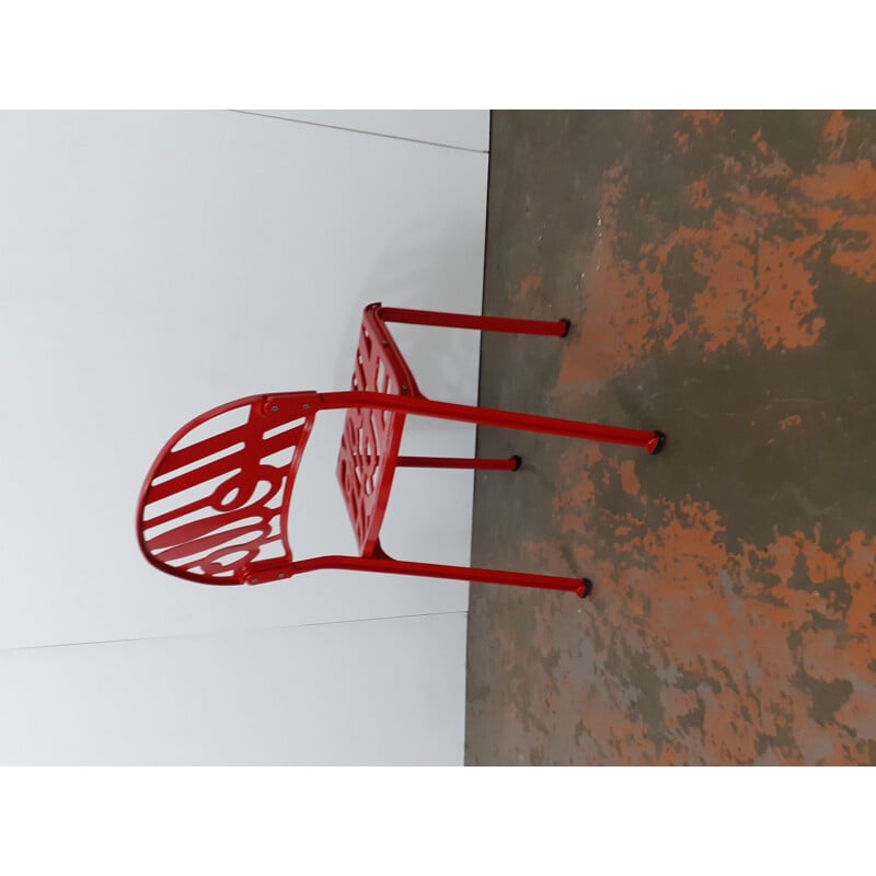 Vintage red chair by Jeremy Harvey for Artifort