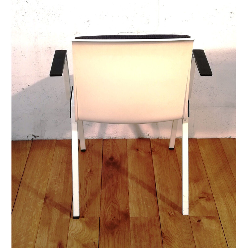 Vintage Publica visitor chair by Konig + Neurath