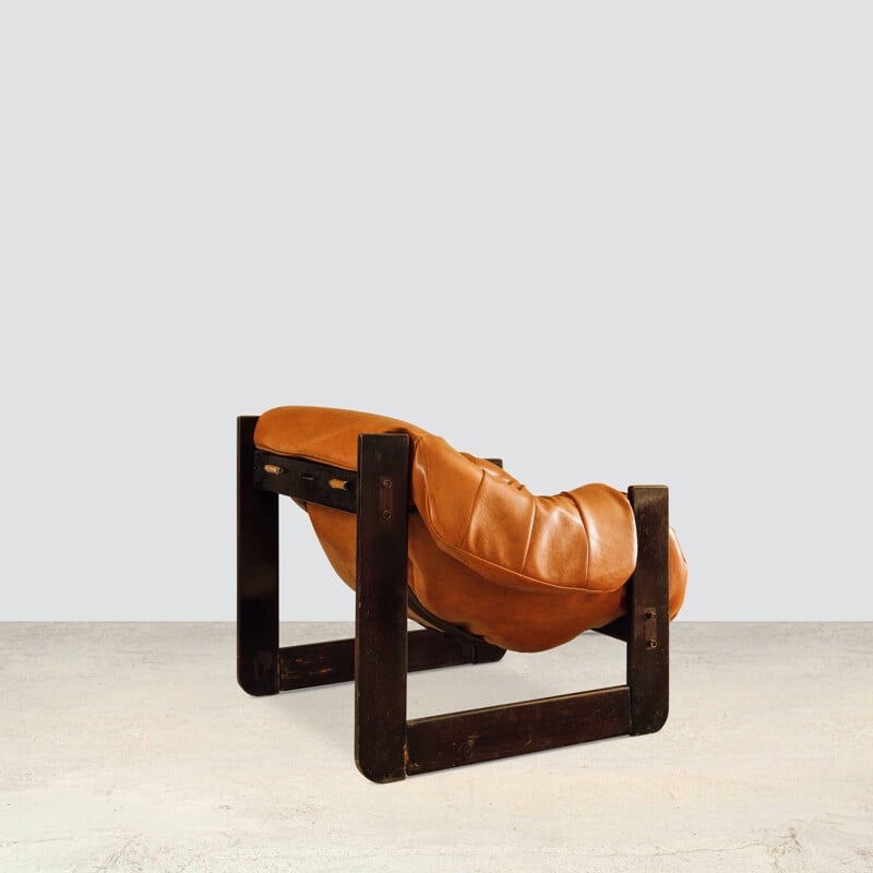 Pareja de sillones vintage de cuero marrón de Percival Lafer
