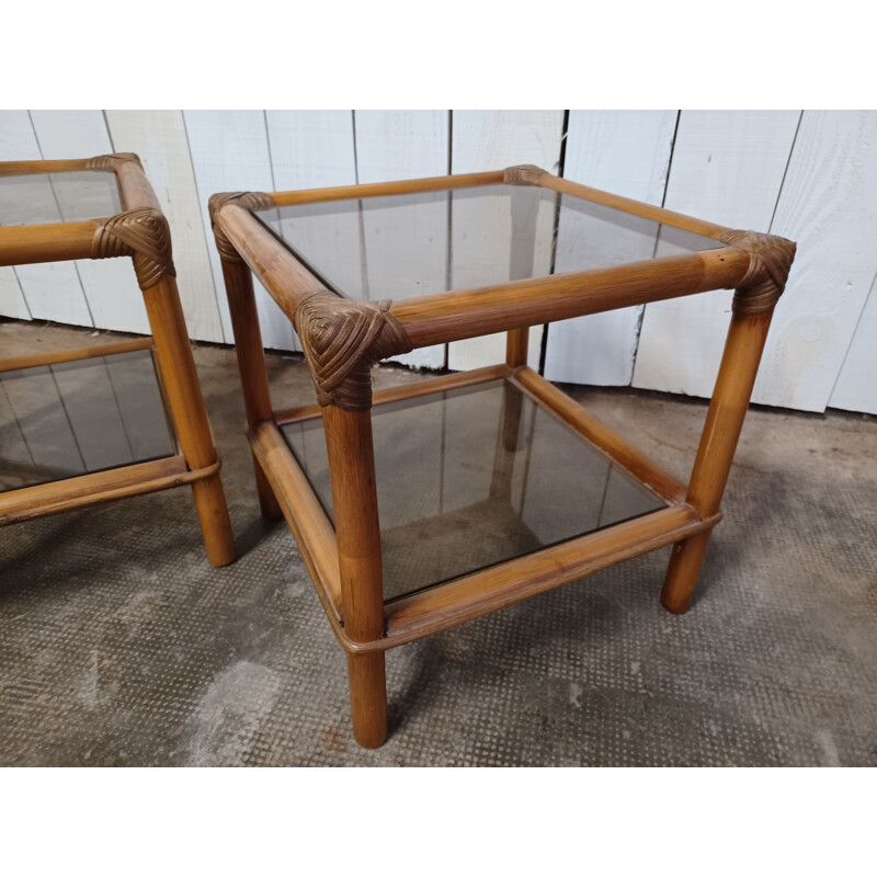 Paar vintage salontafels in bamboe en gerookt glas