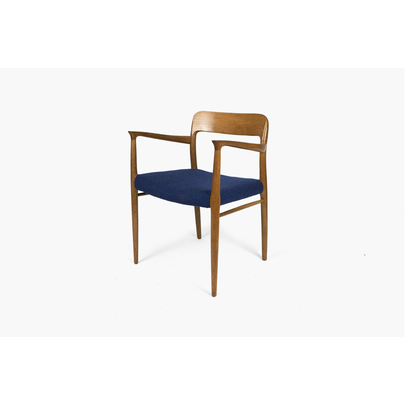 Armchair in oak and blue wool, Niels MOLLER- 1950s