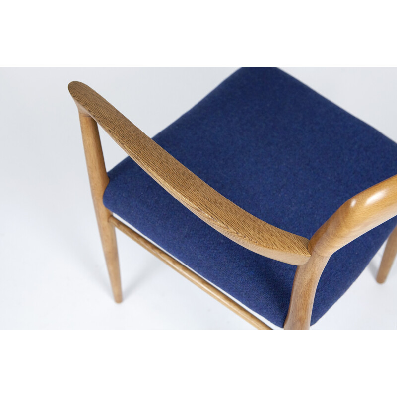 Armchair in oak and blue wool, Niels MOLLER- 1950s