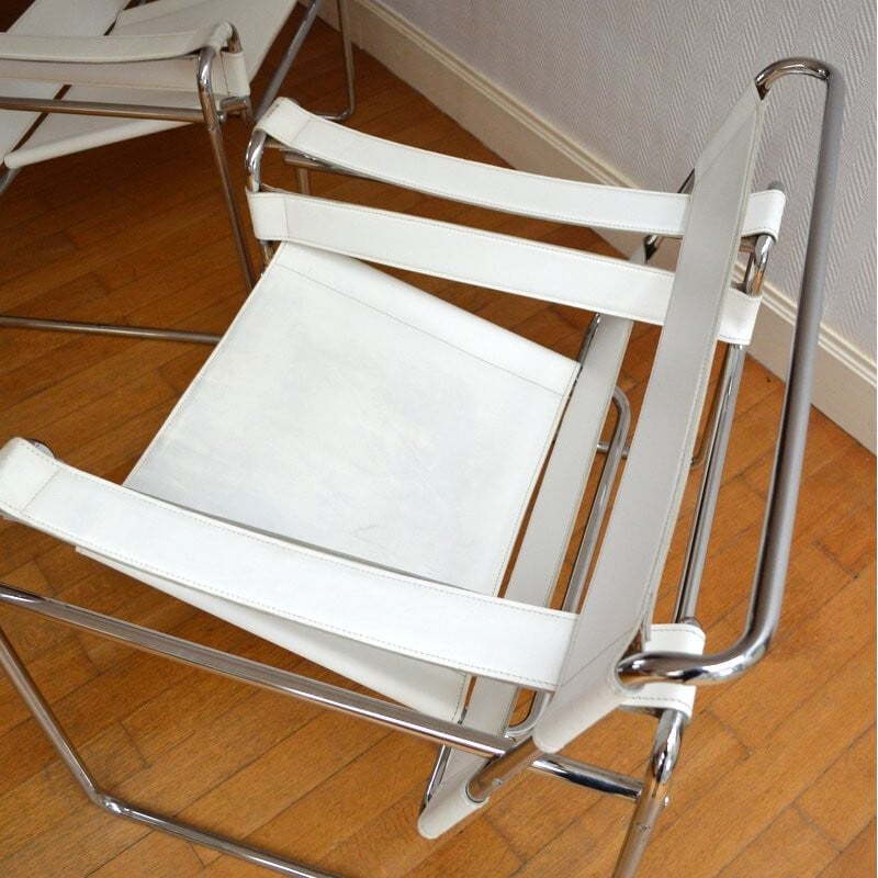 Pair of white "wassily" armchairs, Marcel BREUER - 1980s