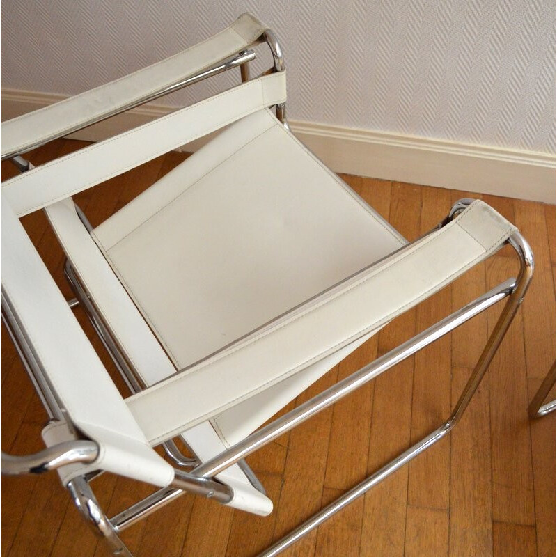 Pair of white "wassily" armchairs, Marcel BREUER - 1980s