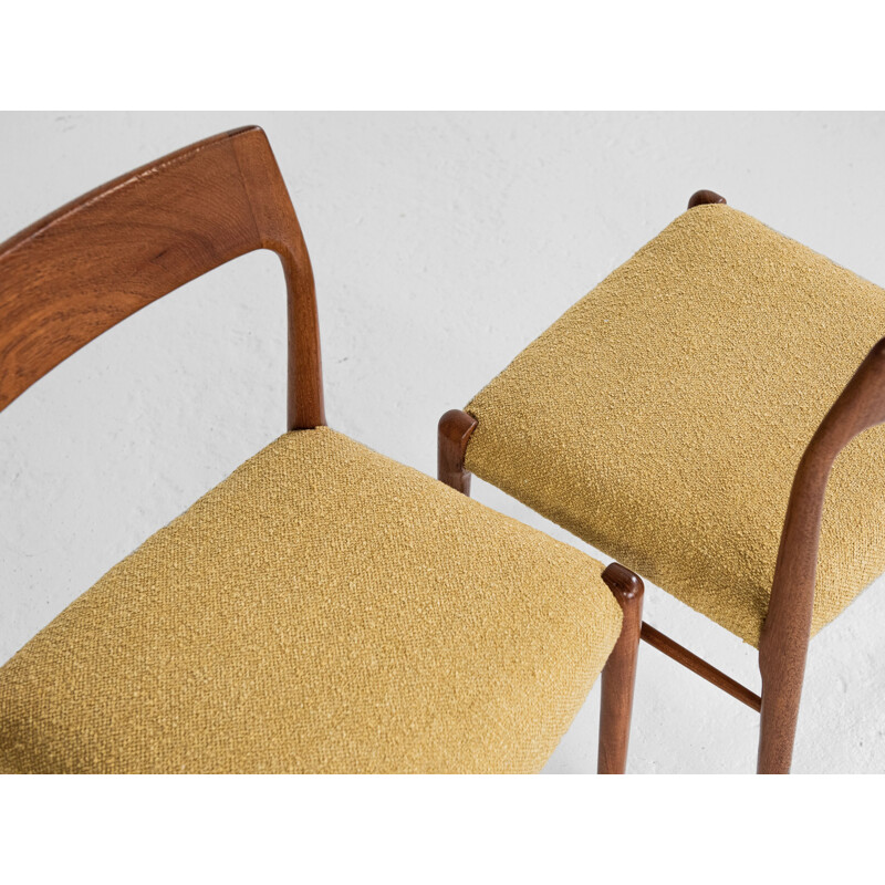 Set of 6 mid century Danish dining chairs in teak with new fabric, 1960s