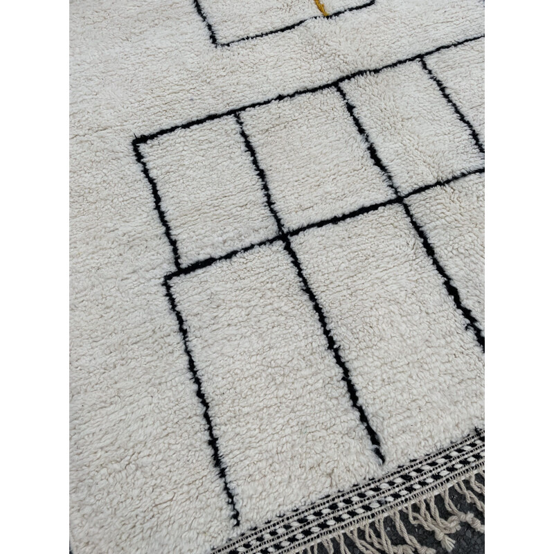 Vintage Moroccan Berber rug Beni Ouarain