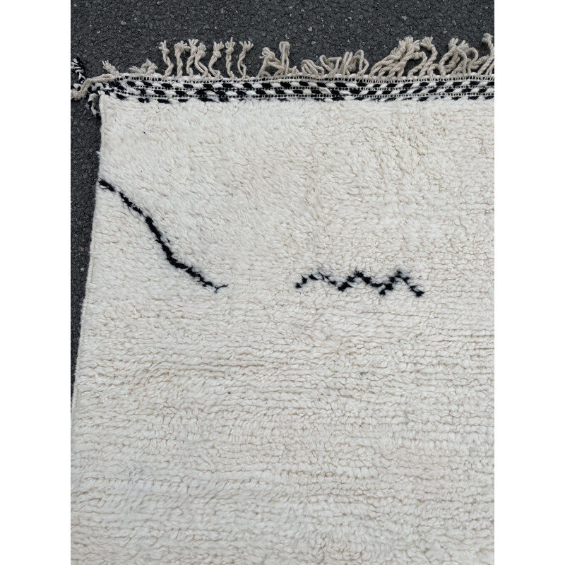 Vintage Moroccan Berber rug Beni Ouarain