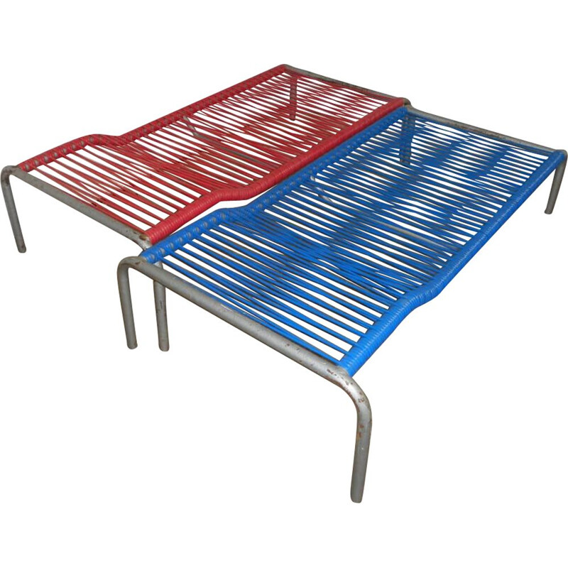 Pair of vintage lounge chairs in aluminum and plastic