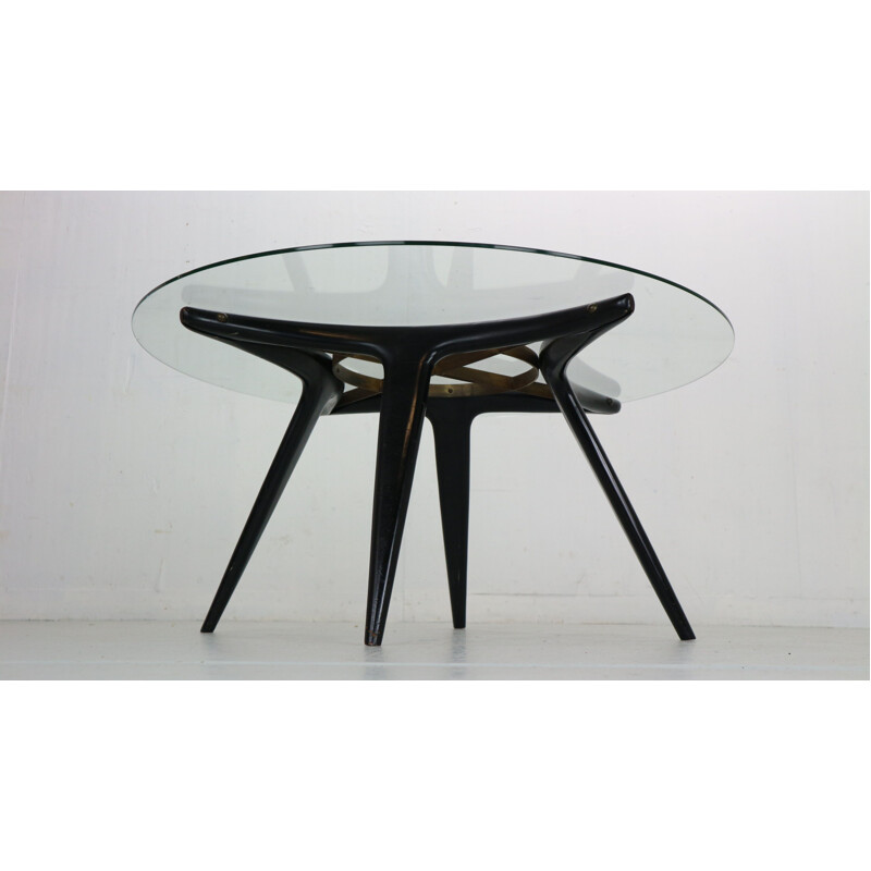 Singer and Sons vintage round brass and glass coffee table, Italy 1950