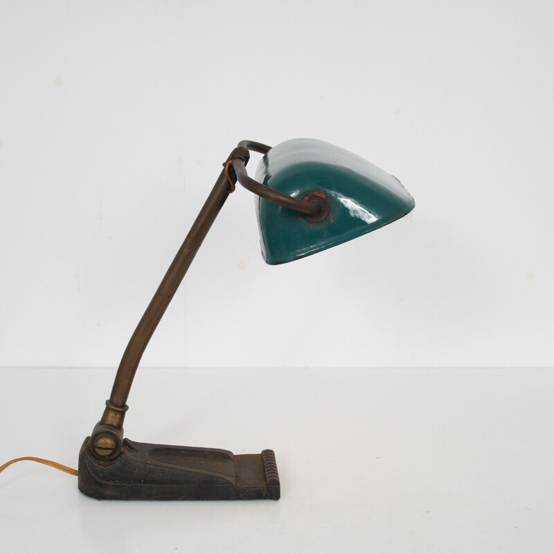 Lámpara de escritorio vintage con cubierta de metal esmaltado, 1930