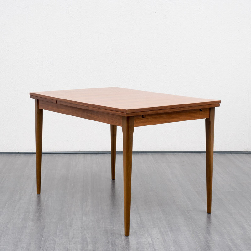 Extendable dining table in walnut - 1960s