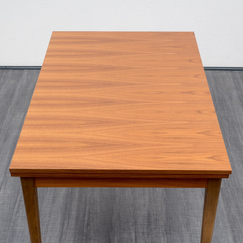 Extendable dining table in walnut - 1960s