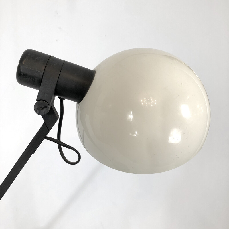 Weiße, gelenkige Vintage-Tischlampe aus Kunststoff und Metall von Harvey Guzzini, 1970