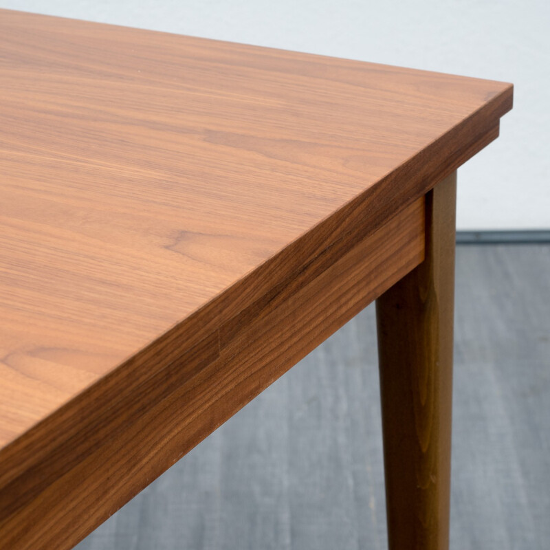 Extendable dining table in walnut - 1960s