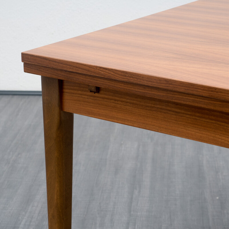 Extendable dining table in walnut - 1960s