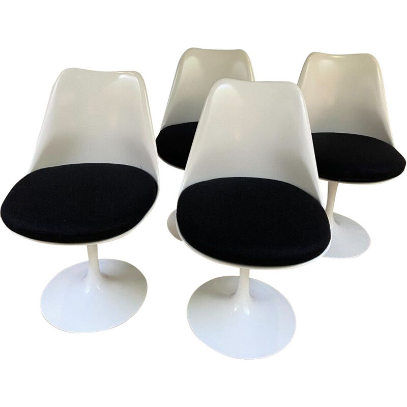 Set of 4 vintage tulip chairs by Eero Saarinen for Knoll