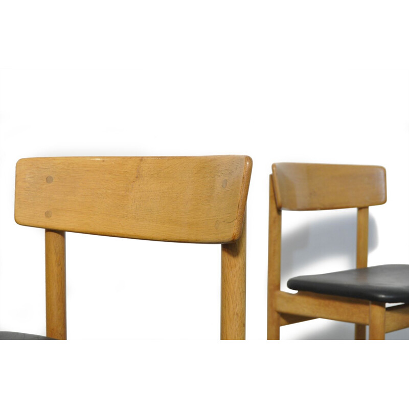 Pair of vintage oakwood dining chairs by Børge Mogensen for Fredericia Stolefabrik, Denmark 1956 