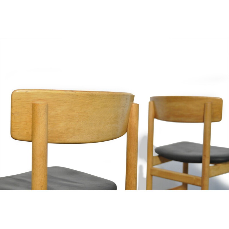 Pair of vintage oakwood dining chairs by Børge Mogensen for Fredericia Stolefabrik, Denmark 1956 