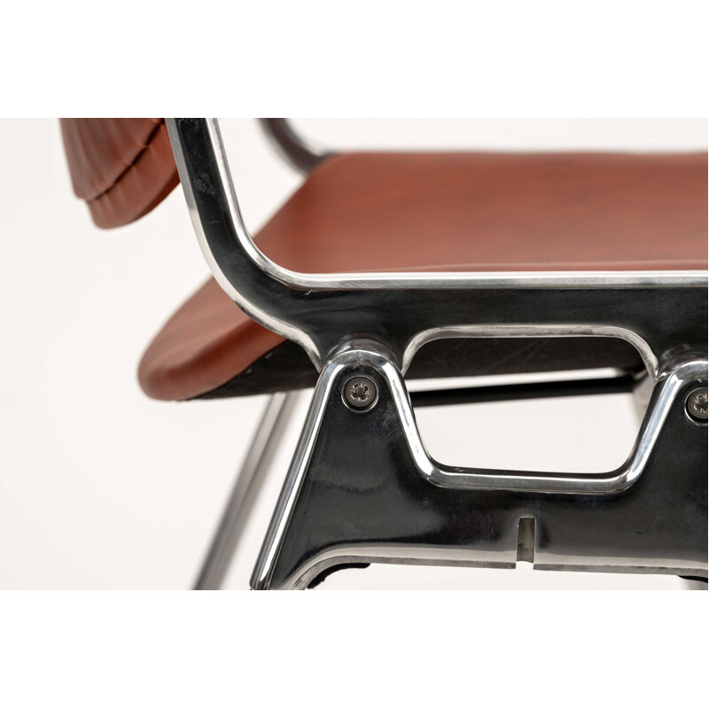 Chaise vintage Tan par Giancarlo Piretti pour Castelli Dsc Axis