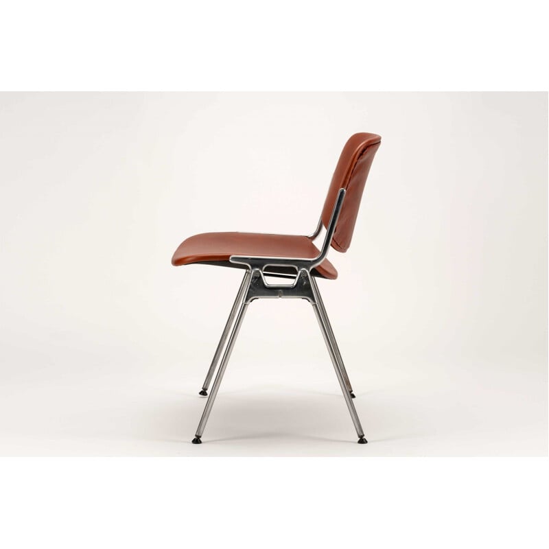 Vintage chair Tan by Giancarlo Piretti for Castelli Dsc Axis