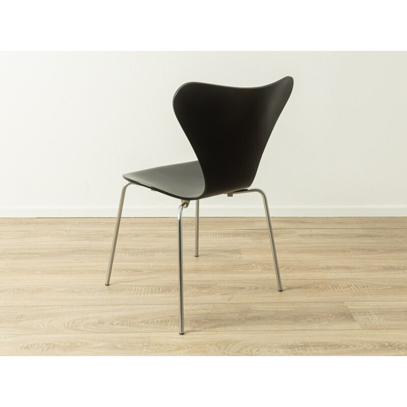 2 vintage eetkamerstoelen model 3107 van Arne Jacobsen voor Fritz Hansen